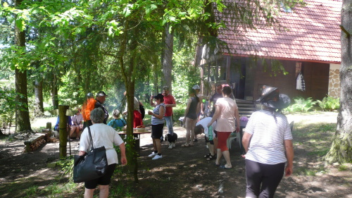 115.A ejhle, Petrova a jarčina chata.jpg
